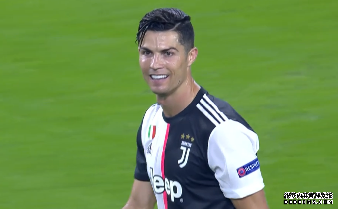 22米世界波+疯狂滑跪!耐玩的变态传奇尤文149秒2球绝境逆转,4万球迷嗨翻天