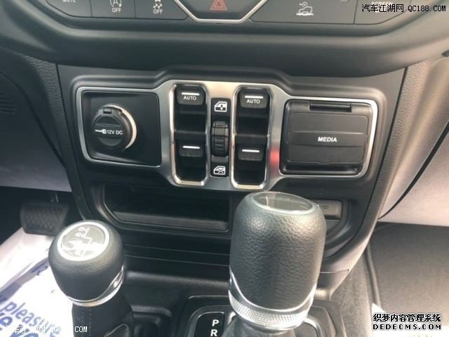 20款Gladiator角斗士牧马人皮卡性能体验