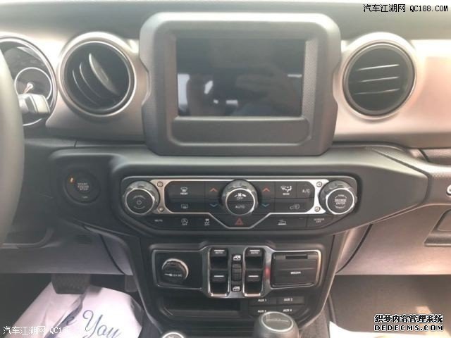 20款Gladiator角斗士牧马人皮卡性能体验