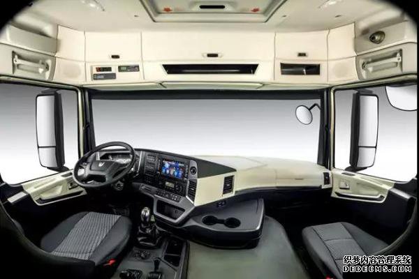 锋芒再现,十年一剑!现场好玩的变态传奇签单1600台,联合卡车正式驶入国六时代