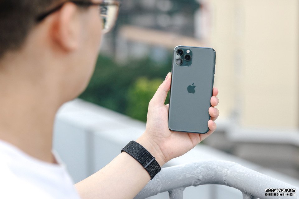 iPhone 11 和 iPhone 11 Pro 该怎么选?