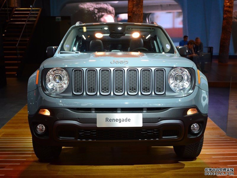 新款Jeep自由侠全新降价优惠促销