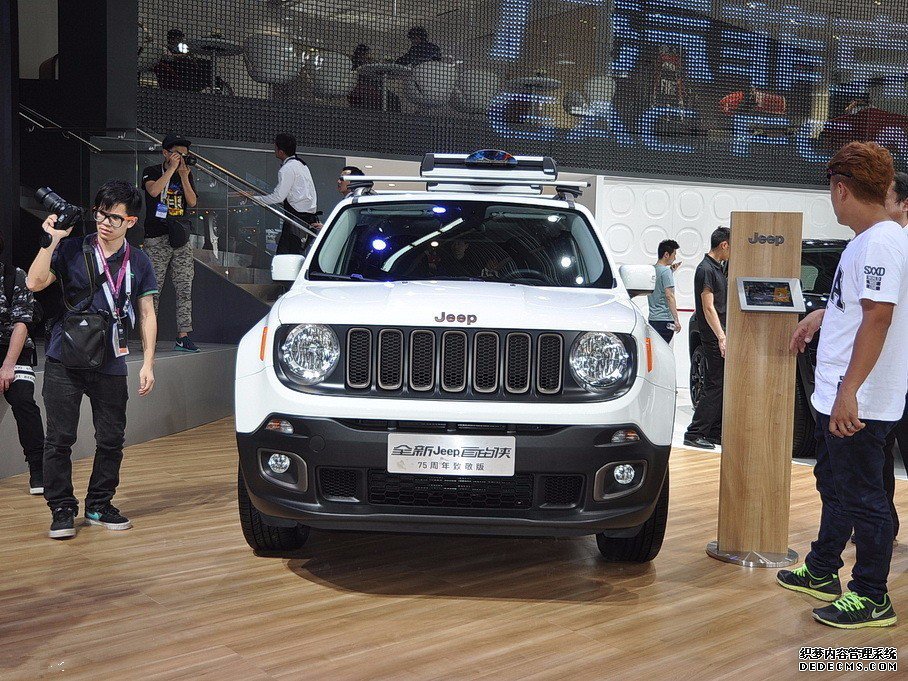 新款Jeep自由侠全新降价优惠促销