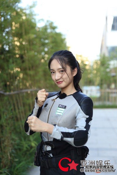 《ShanghaiWasLit》有中西融合,更有蔡诗芸DizzyDizzo的独立姿态